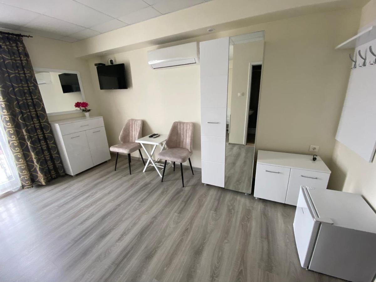 Комплекс Окей Hostel Shumen Bagian luar foto